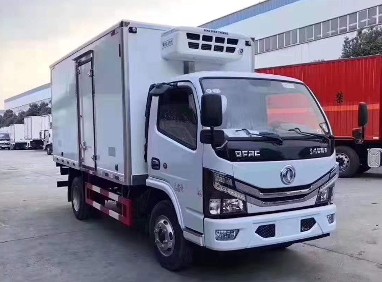 國(guó)六東風(fēng)多利卡冷藏車(chē)4.2米