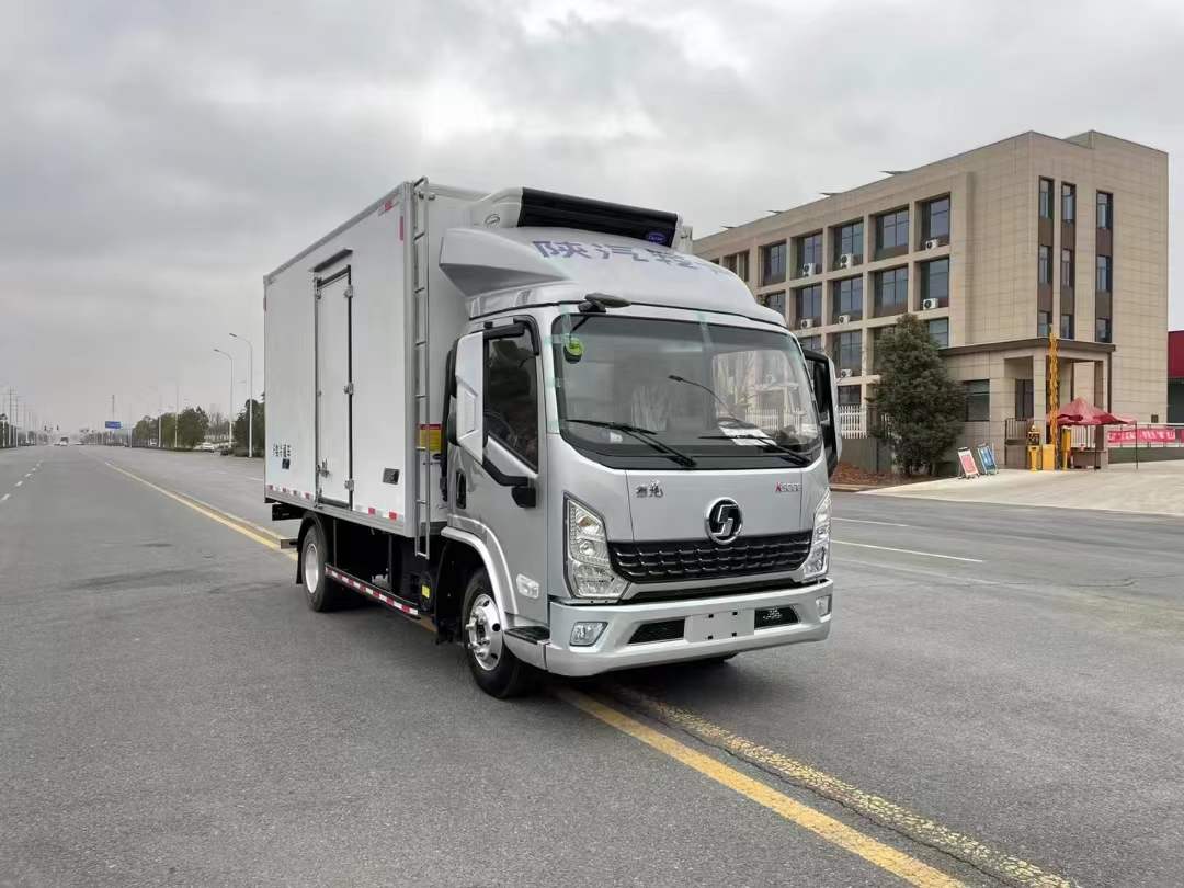 陜汽輕卡K5000自動(dòng)檔冷藏車(chē)